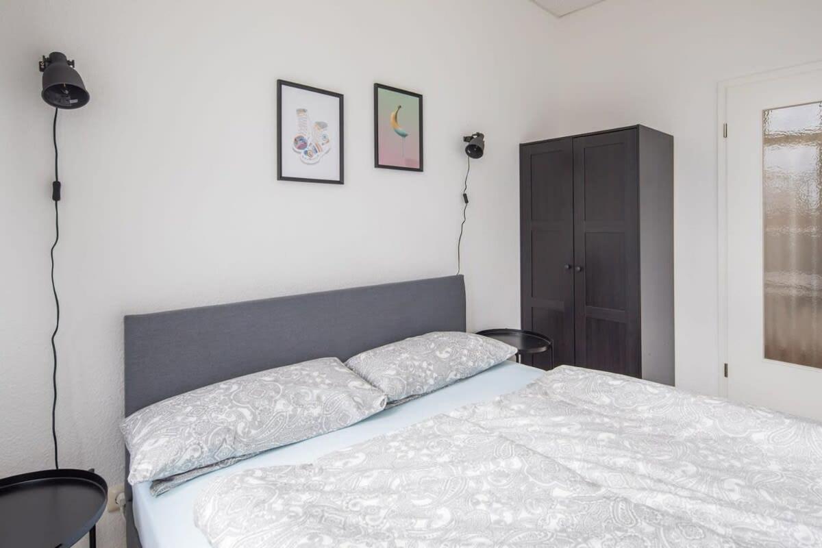Spacious 2 Bedroom Apartment Hamburg Exterior foto